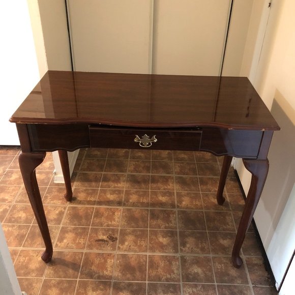 VINTAGE WOOD DESK - Picture 1 of 3